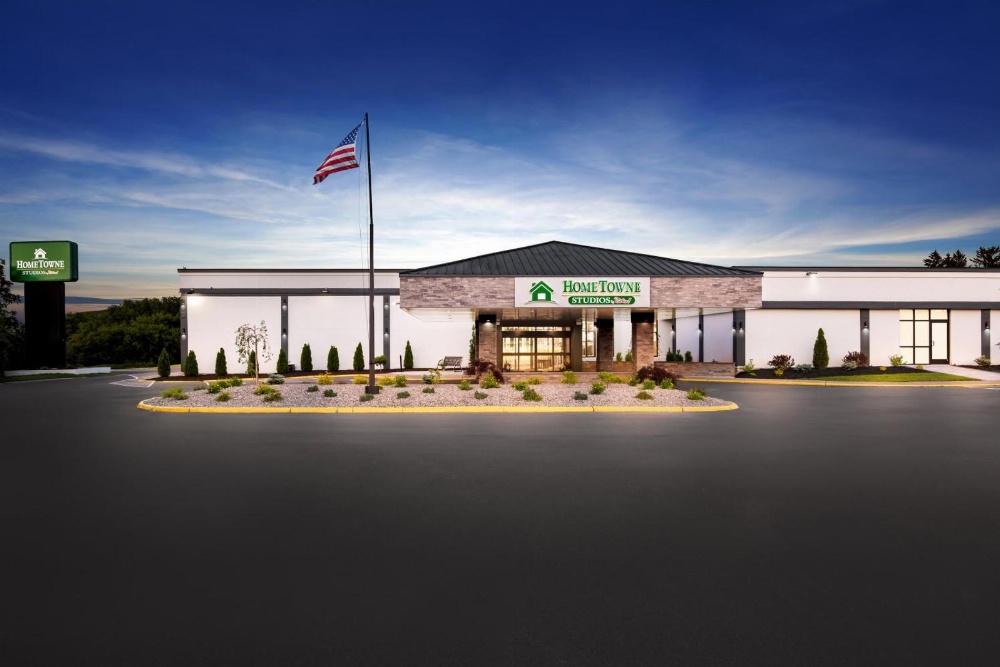 HomeTowne Studios & Conference Center Cortland Main image