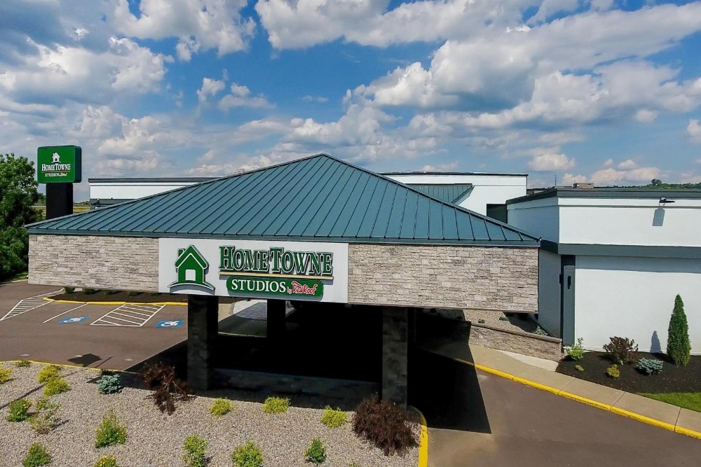 HomeTowne Studios & Conference Center Cortland