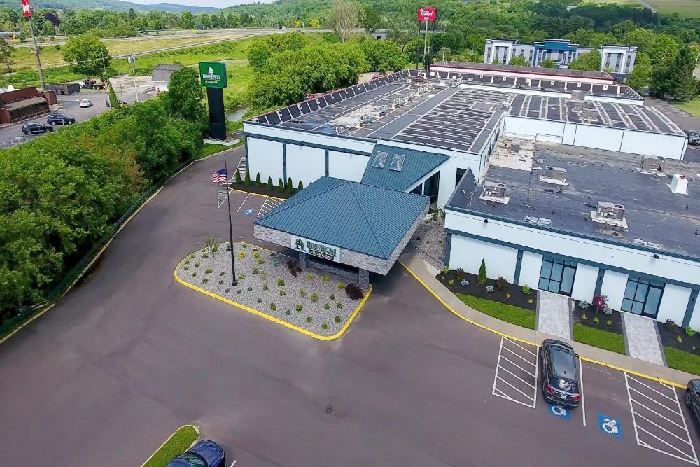 HomeTowne Studios & Conference Center Cortland