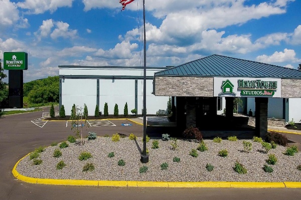 HomeTowne Studios & Conference Center Cortland image 6