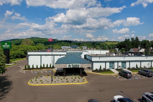 HomeTowne Studios & Conference Center Cortland image 7