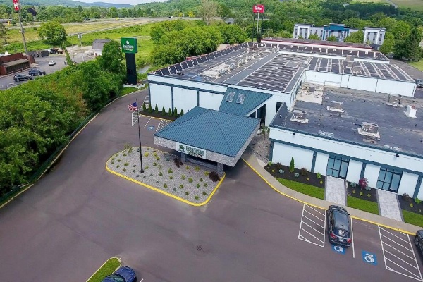 HomeTowne Studios & Conference Center Cortland image 8